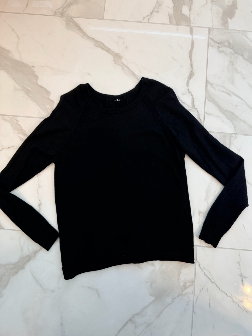 Lululemon Black Long-Sleeve 25% cashmere